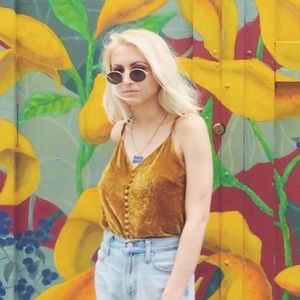 Meet your Posher, Momo